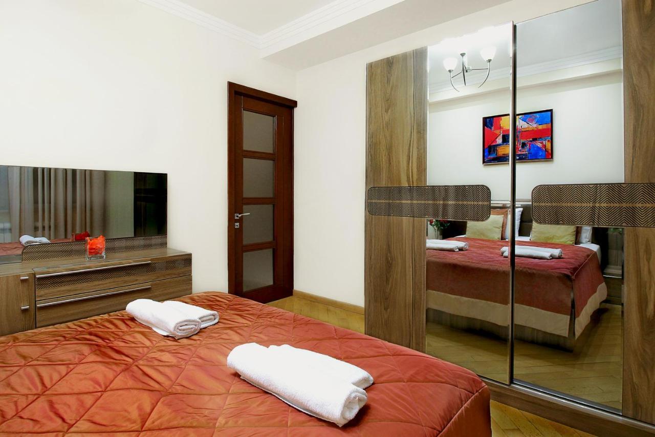 3 Bedroom Apartment Near Republic Square Erivan Dış mekan fotoğraf